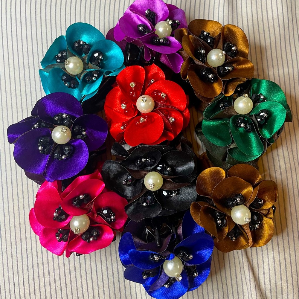 Flower hair clips